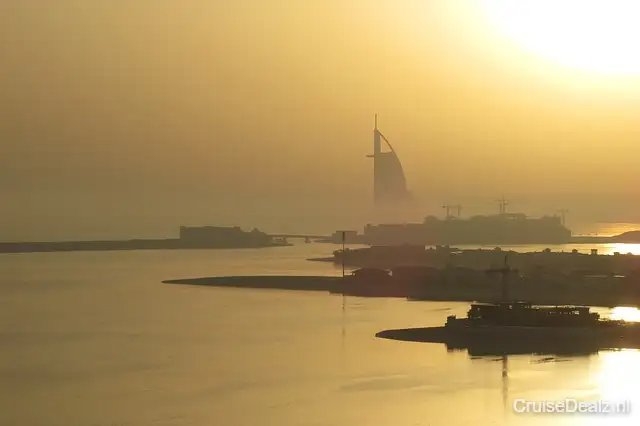 8 daagse Dubai&Emiraten cruise met de Mein Schiff 4