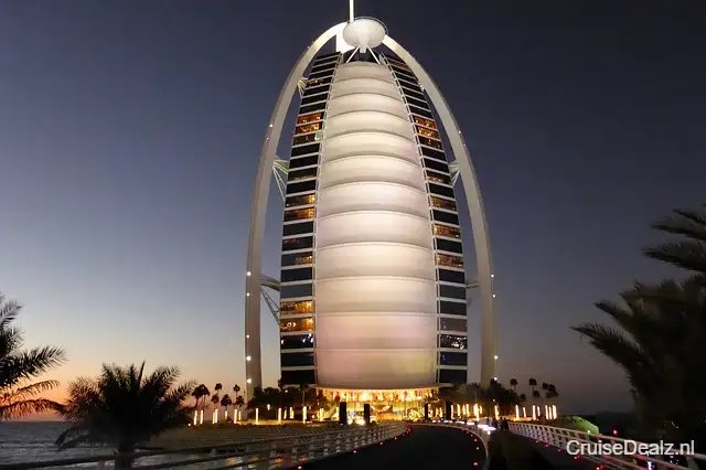 8 daagse Dubai&Emiraten cruise met de Mein Schiff 4